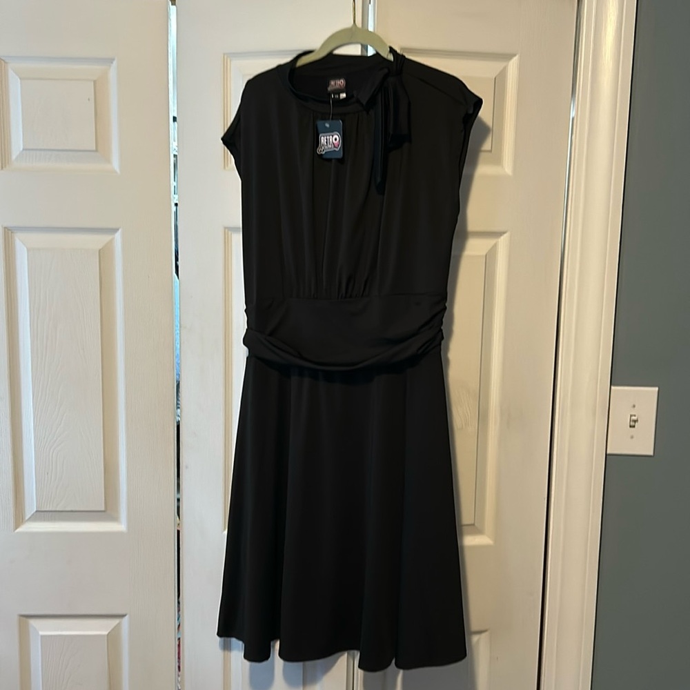 Retro licious little black dress.